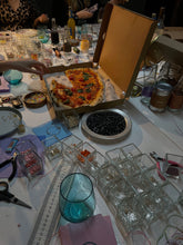 Laden Sie das Bild in den Galerie-Viewer, Sues DIY Workshop | 19.04.24 | Sues Atelier - Pizza Night